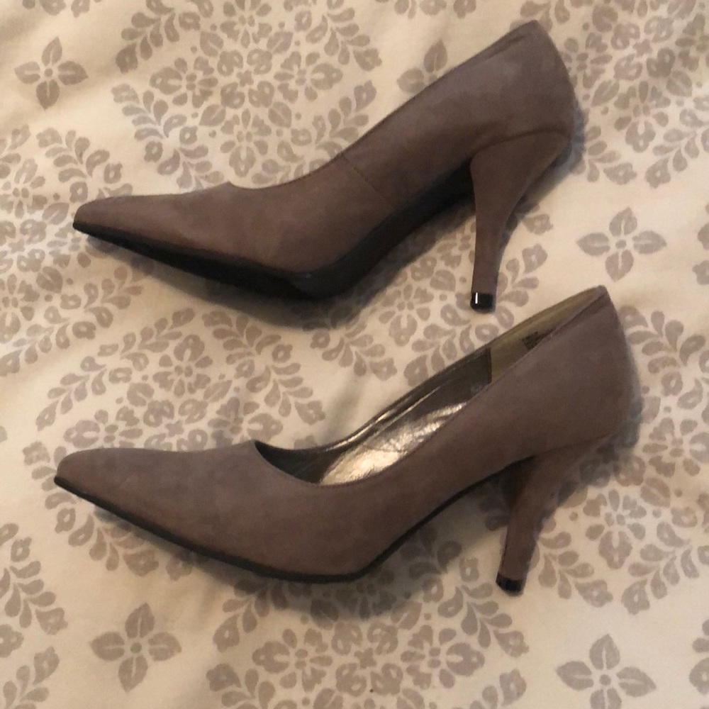 Romantic Soles point heels, med brown, sz 8